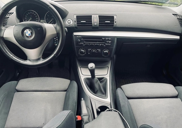 BMW Seria 1 cena 15500 przebieg: 242000, rok produkcji 2005 z Ujazd małe 326